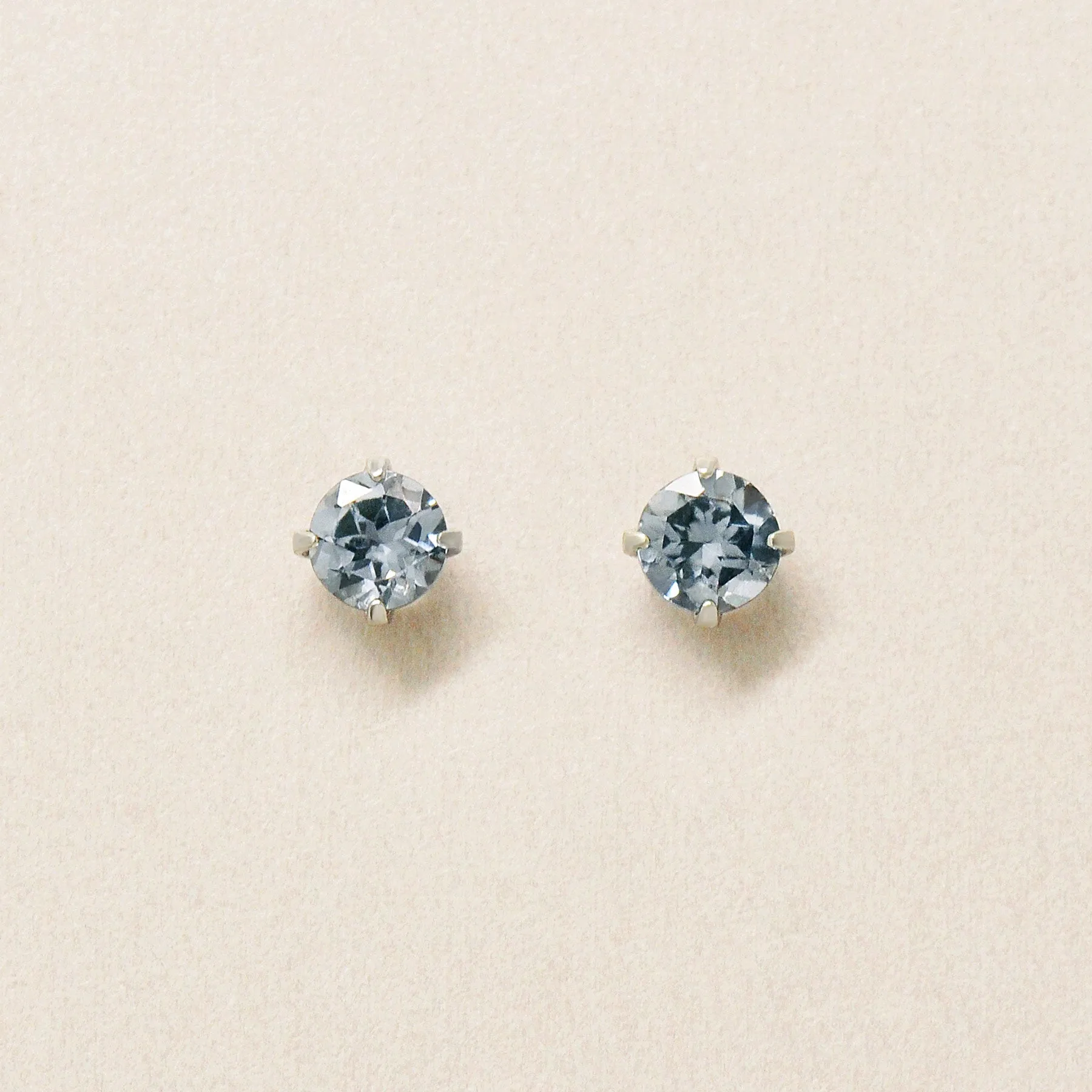 [Second Earrings] Platinum Grey Spinel Earrings