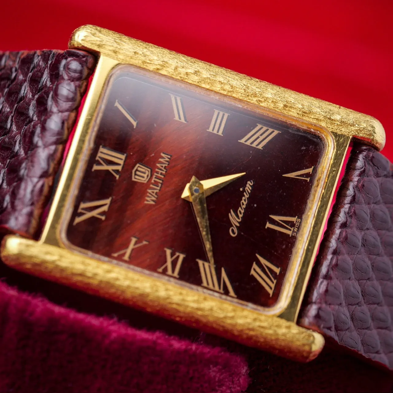 WALTHAM MAXIM AMBER DIAL REF. 6D0240