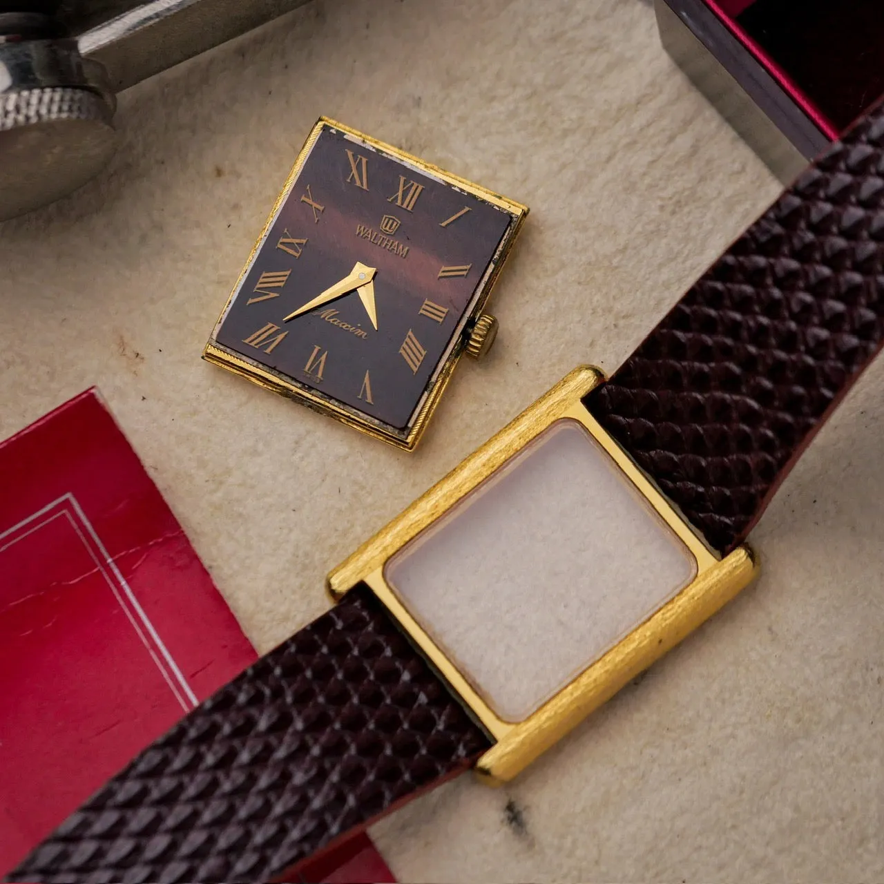 WALTHAM MAXIM AMBER DIAL REF. 6D0240